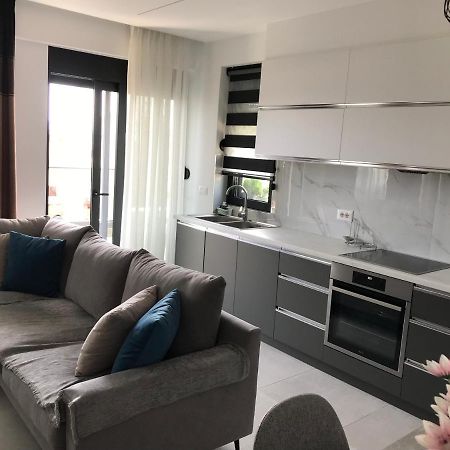 Saranda Lux Apartments Bagian luar foto