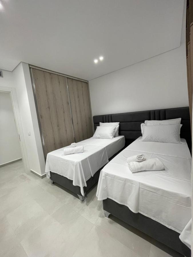 Saranda Lux Apartments Bagian luar foto