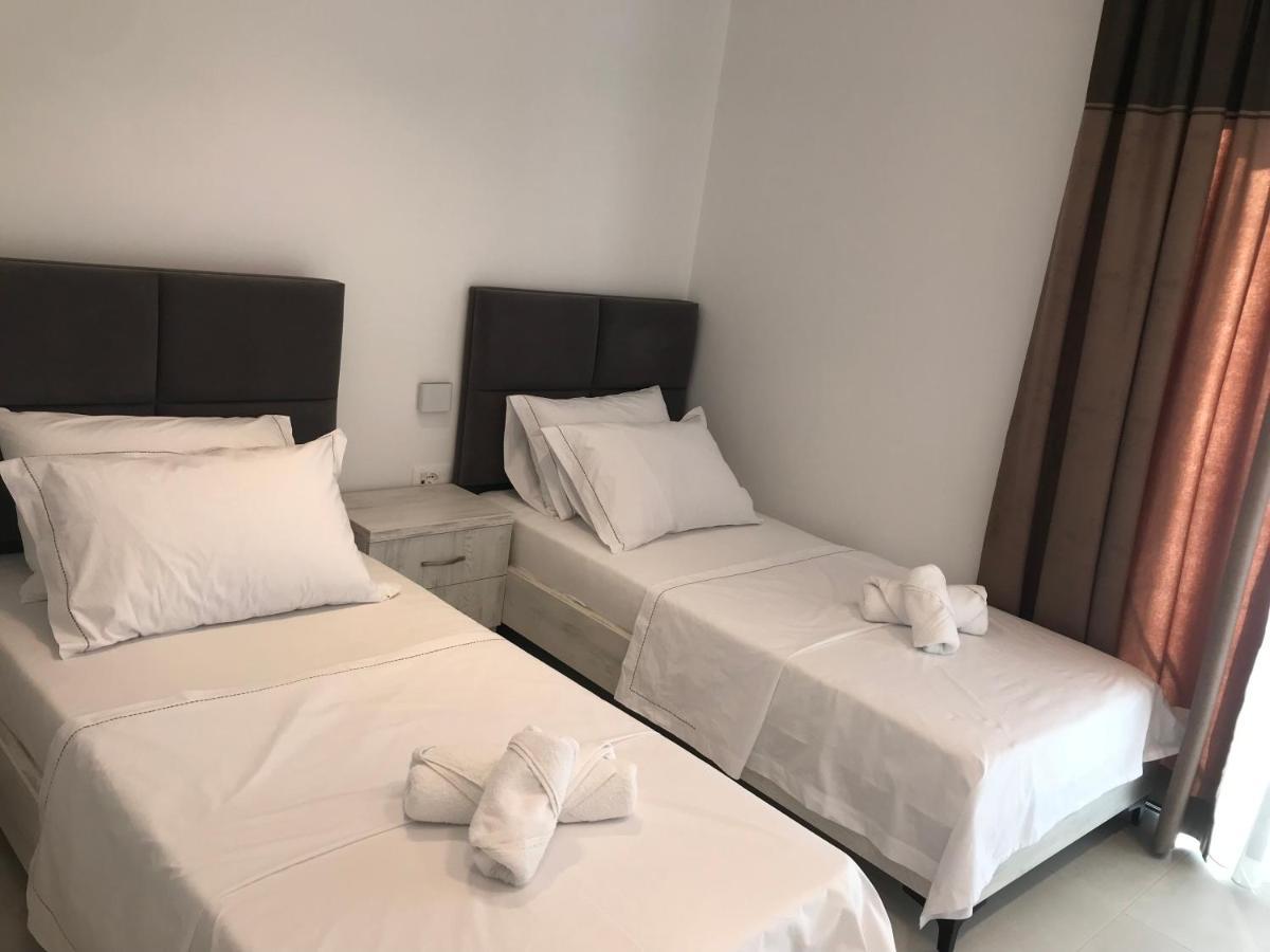 Saranda Lux Apartments Bagian luar foto