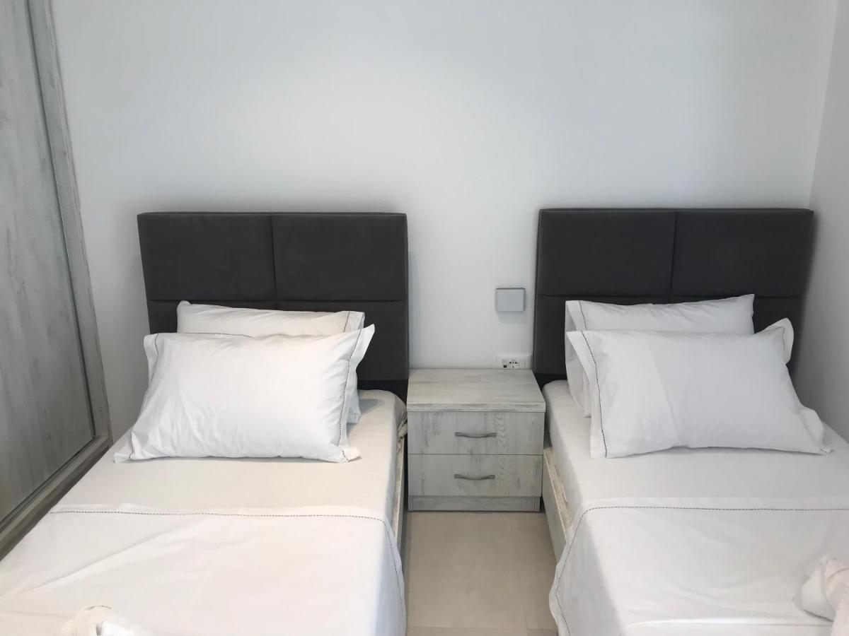 Saranda Lux Apartments Bagian luar foto
