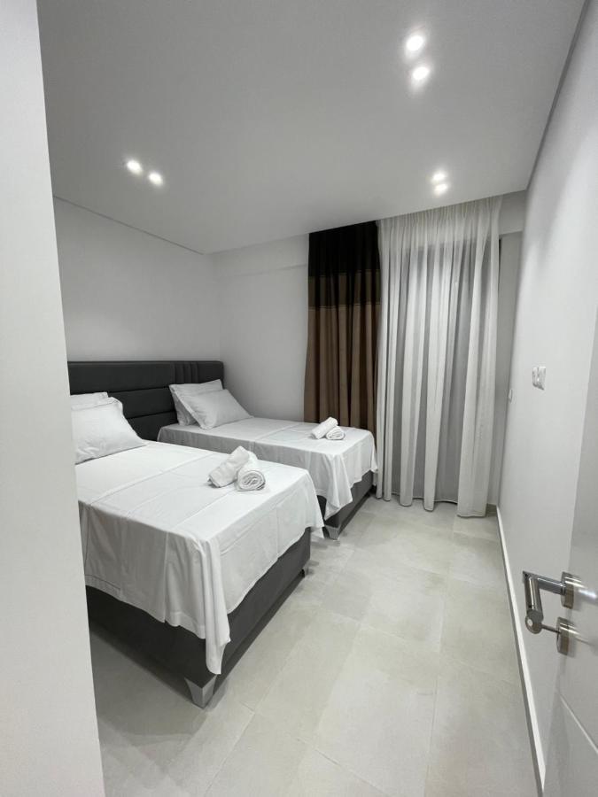 Saranda Lux Apartments Bagian luar foto